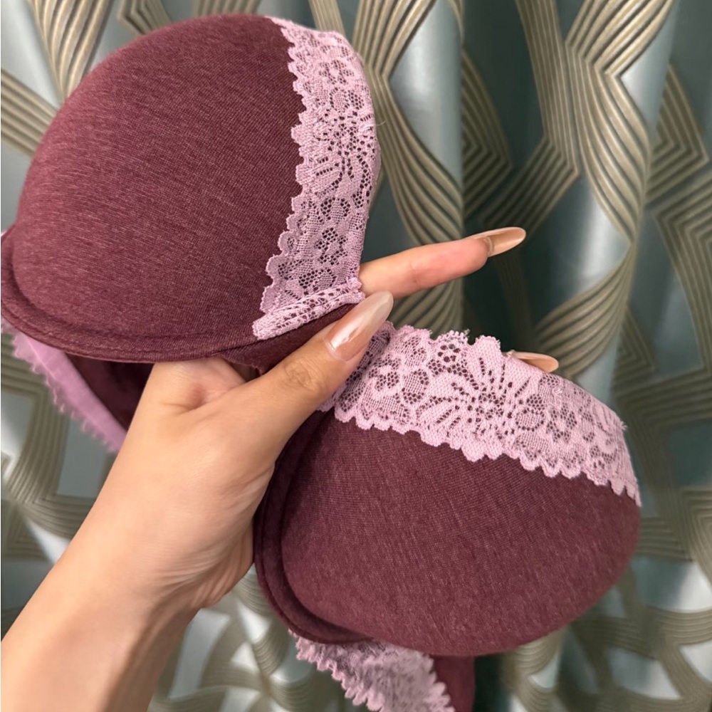 Victoria’s Secret Pink Tzuyu bra